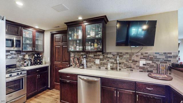 1044 Ledgebrook Drive, Tallmadge, OH 44278