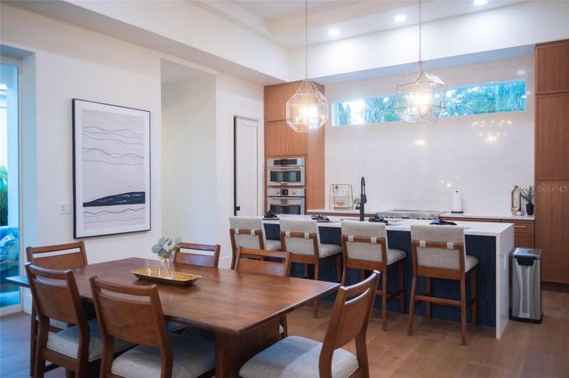 2420 FLOYD STREET, Sarasota, FL 34239