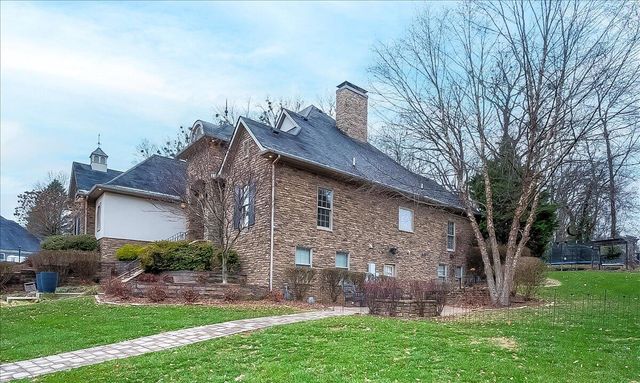 108 Weehawken Lane, Frankfort, KY 40601