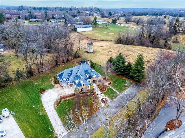 108 Weehawken Lane, Frankfort, KY 40601