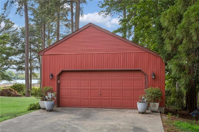635 Haystack Landing RD, Newport News, VA 23602