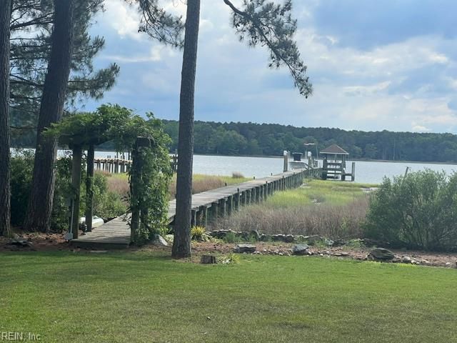 635 Haystack Landing RD, Newport News, VA 23602