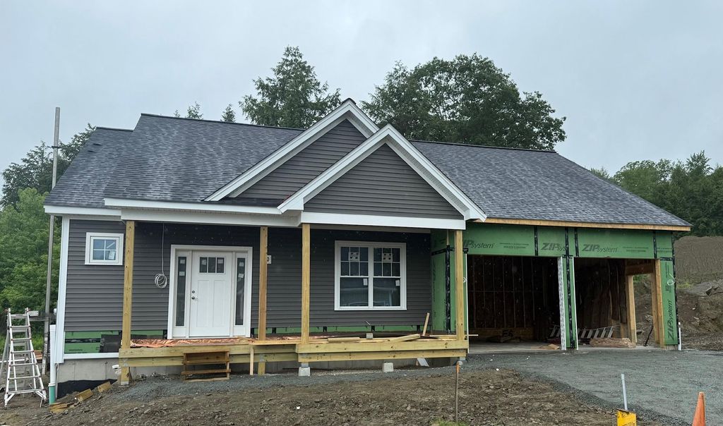 9 Rock Ridge Boulevard, Lebanon, NH 03784