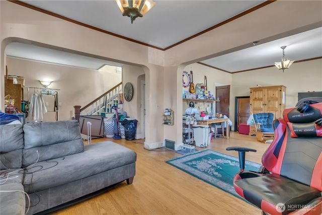 5003 S 46th Avenue, Seattle, WA 98118