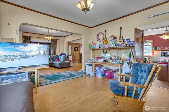 5003 S 46th Avenue, Seattle, WA 98118