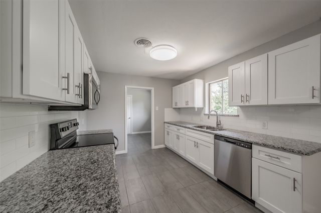 6721 Cylinda Sue Circle, North Richland Hills, TX 76180