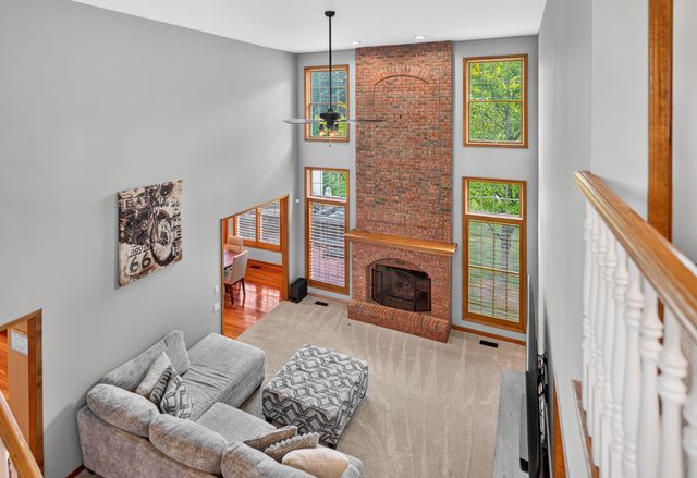 25549 N Broken Bow Pass, Barrington, IL 60010