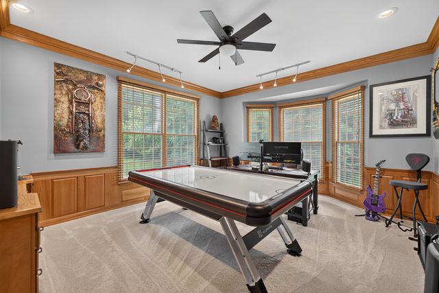 25549 N Broken Bow Pass, Barrington, IL 60010