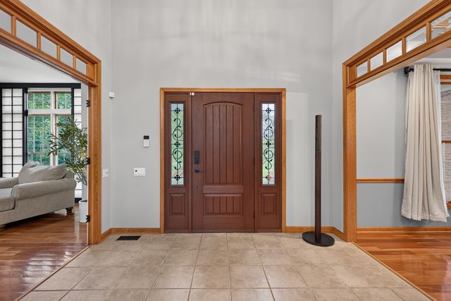 25549 N Broken Bow Pass, Barrington, IL 60010