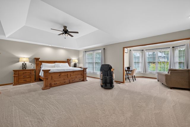 25549 N Broken Bow Pass, Barrington, IL 60010
