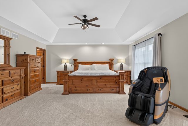 25549 N Broken Bow Pass, Barrington, IL 60010