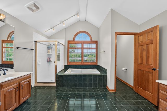 25549 N Broken Bow Pass, Barrington, IL 60010