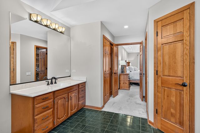 25549 N Broken Bow Pass, Barrington, IL 60010