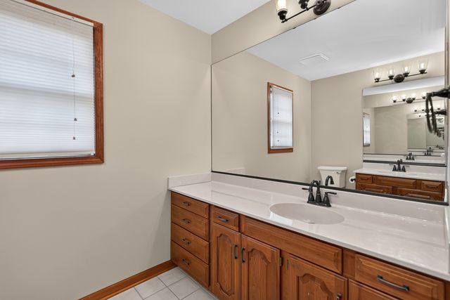 25549 N Broken Bow Pass, Barrington, IL 60010