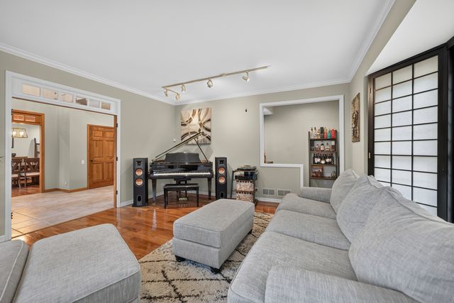 25549 N Broken Bow Pass, Barrington, IL 60010