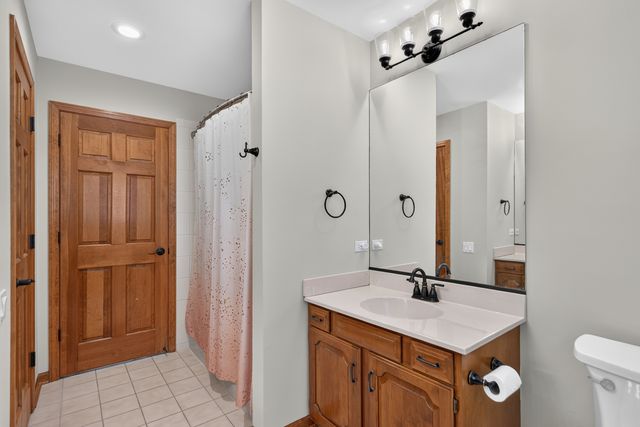 25549 N Broken Bow Pass, Barrington, IL 60010