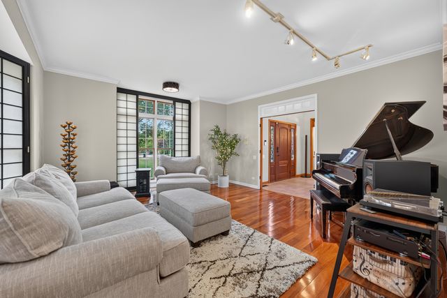 25549 N Broken Bow Pass, Barrington, IL 60010
