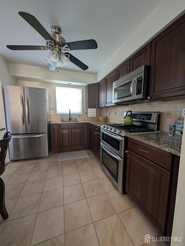 363 Cranbury Road B4, East Brunswick, NJ 08816
