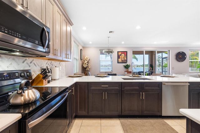 707 NW Leonardo Circle, Port St. Lucie, FL 34986