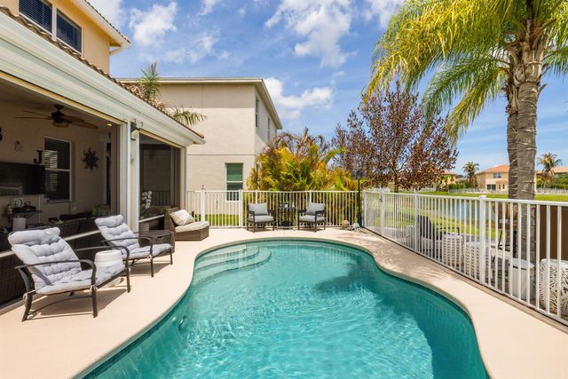 707 NW Leonardo Circle, Port St. Lucie, FL 34986
