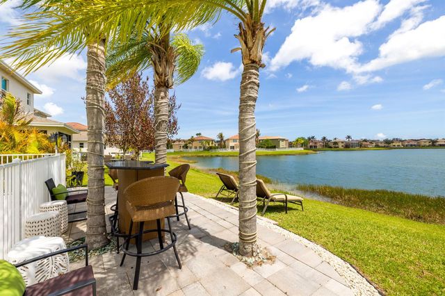 707 NW Leonardo Circle, Port St. Lucie, FL 34986