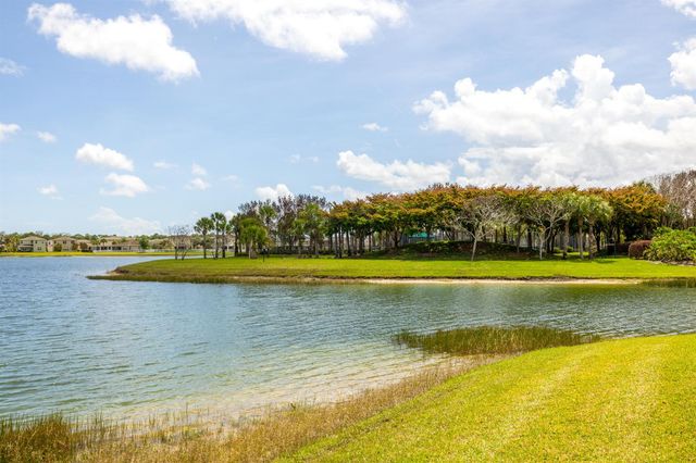 707 NW Leonardo Circle, Port St. Lucie, FL 34986