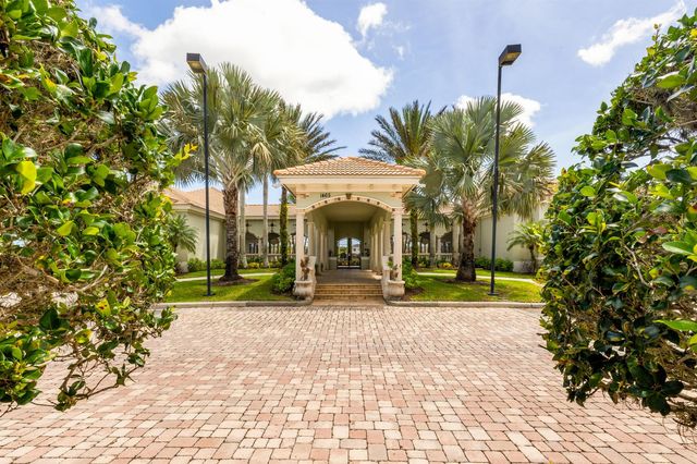 707 NW Leonardo Circle, Port St. Lucie, FL 34986