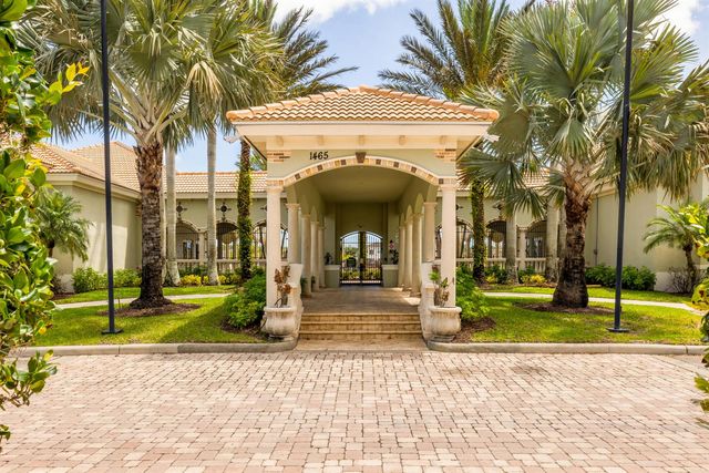 707 NW Leonardo Circle, Port St. Lucie, FL 34986