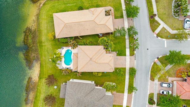 707 NW Leonardo Circle, Port St. Lucie, FL 34986