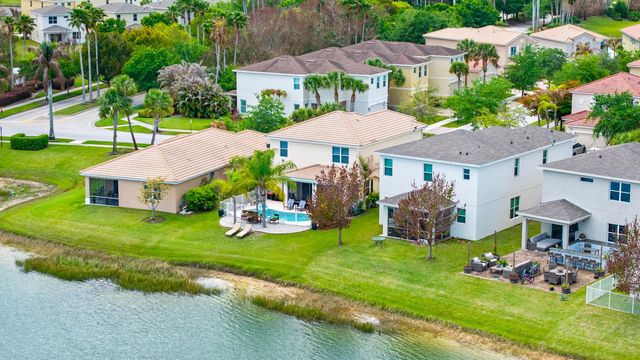 707 NW Leonardo Circle, Port St. Lucie, FL 34986