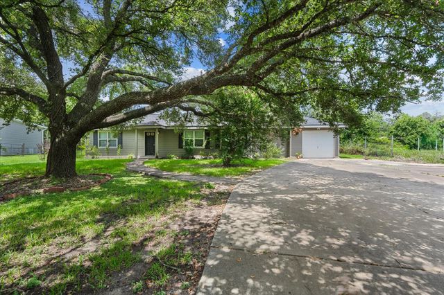 11707 Old Oaks Lane, Conroe, TX 77385