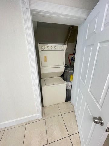 109 S Clifton Road, West Park, FL 33023