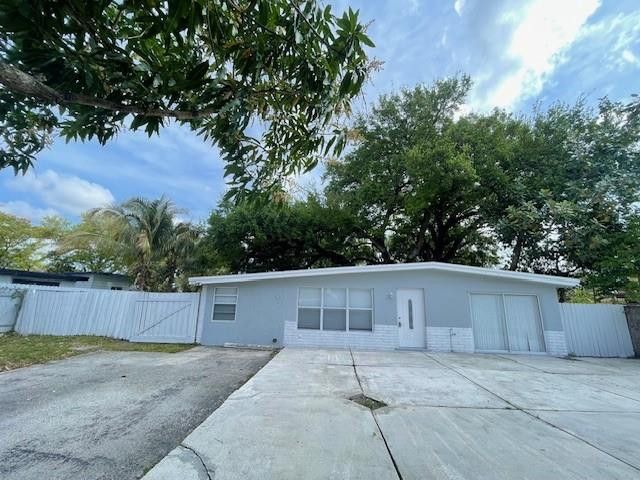 109 S Clifton Road, West Park, FL 33023