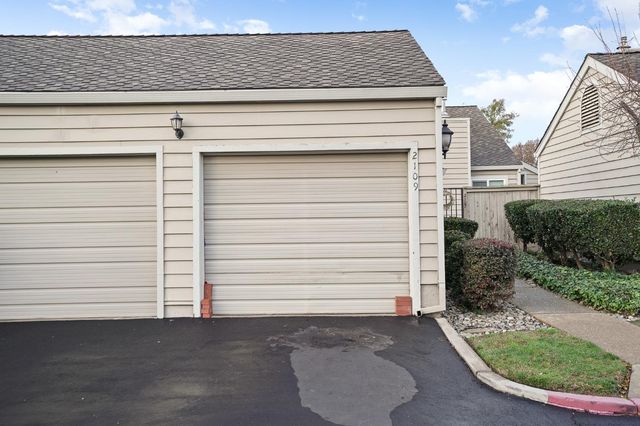 2109 Cedar Ridge Dr, Stockton, CA 95207