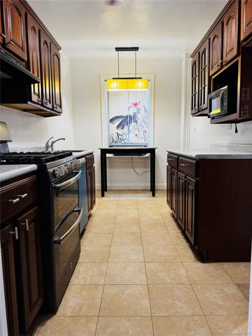 48-20 44th Street 4C, Woodside, NY 11377