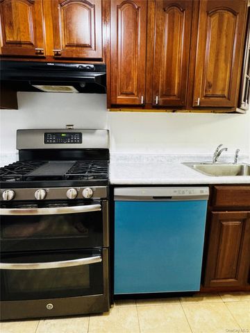48-20 44th Street 4C, Woodside, NY 11377