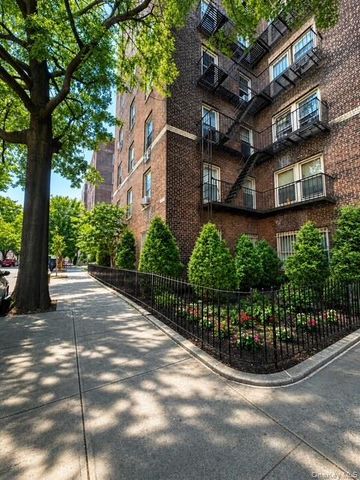 48-20 44th Street 4C, Woodside, NY 11377
