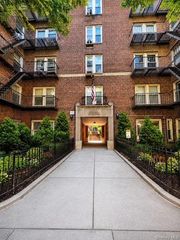 48-20 44th Street 4C, Woodside, NY 11377