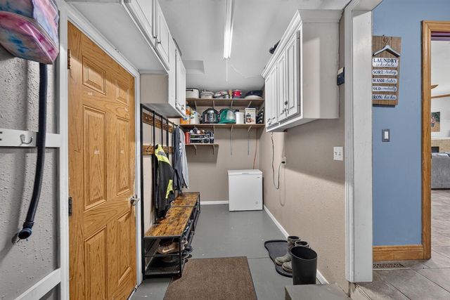 1296 Carla LANE, West Bend, WI 53095