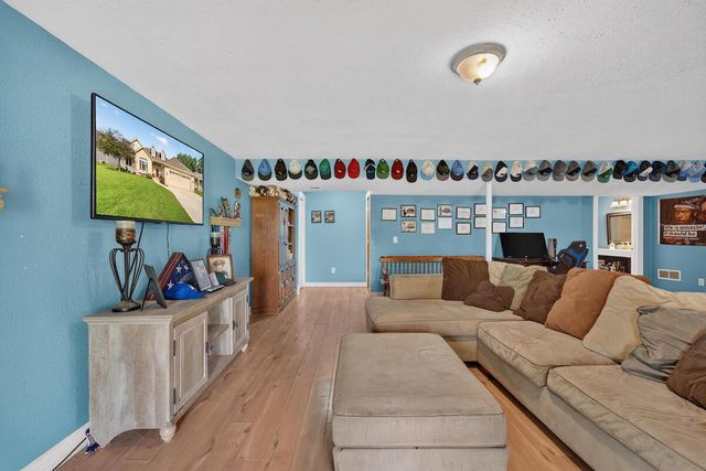 1296 Carla LANE, West Bend, WI 53095