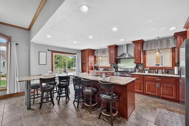 1296 Carla LANE, West Bend, WI 53095