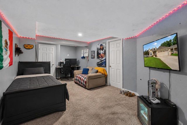 1296 Carla LANE, West Bend, WI 53095