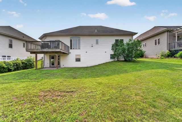 1296 Carla LANE, West Bend, WI 53095