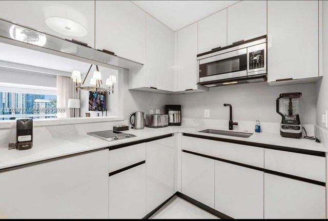 1435 Brickell Ave 3410, Miami, FL 33131