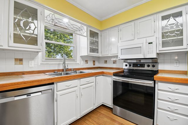 82 Imperial Drive SW, Etna, OH 43062