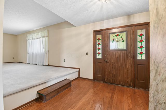 82 Imperial Drive SW, Etna, OH 43062