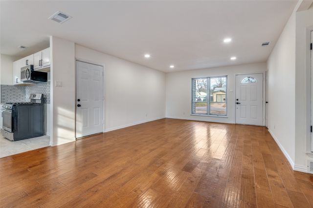 1806 Cunningham Street, Irving, TX 75062