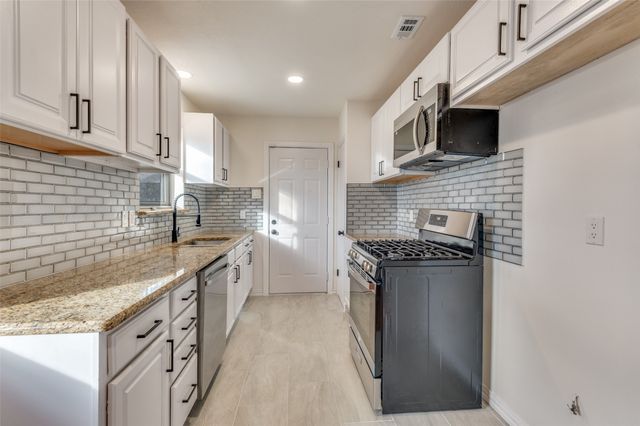 1806 Cunningham Street, Irving, TX 75062