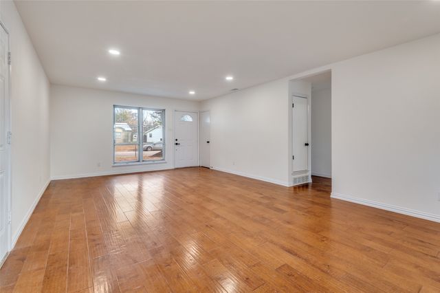 1806 Cunningham Street, Irving, TX 75062