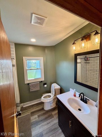 3261 Keewahdin Road, Fort Gratiot Charter Township, MI 48059